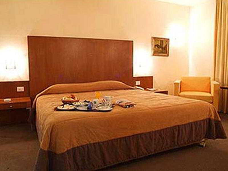 Quality Inn Tripoli Luaran gambar